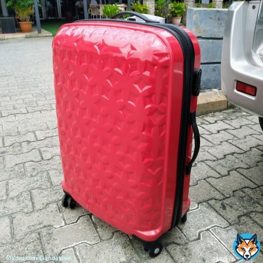 #EleganzaNigeria make pretty good #MadeinNigeria #luggages. Just N29,500 for the large size. Check out their showroom at Eleganza Building, Akin Adesola Street, VI, Lagos.  &mdash; #luggage #Lagos #Nigeria #لاغوس #نيجيريا #ラゴス #ナイジェリア