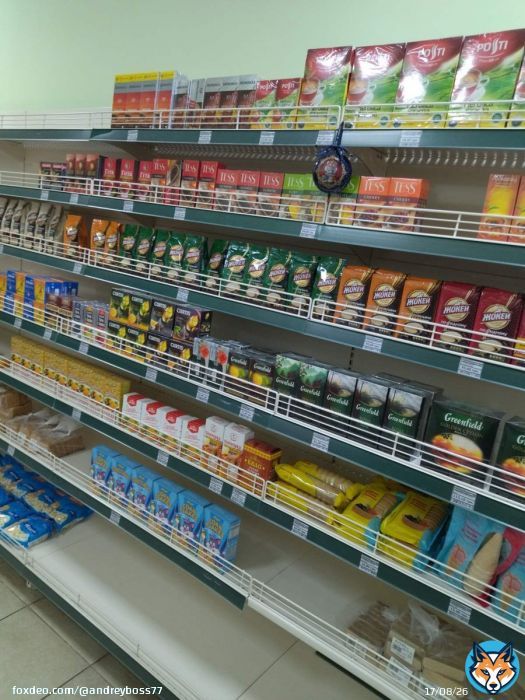 Бахмут магазины продукты есть, в Лимане не один не работает
