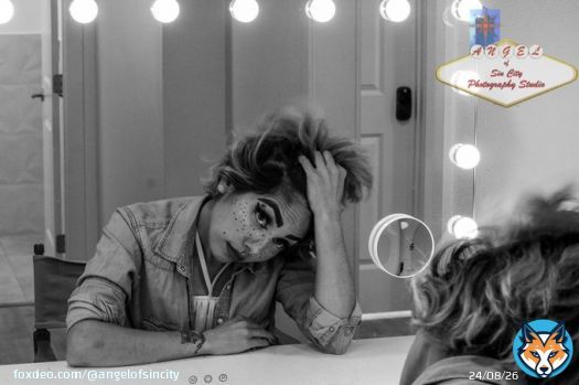 Take a breath, hold it, let it go........slowly.  #Relax #relaxation #focus #comfort #confidence #tension #breaker #view #PhotoOfTheDay #ArtOfTheDay #BestOfTheDay #LasVegas #Vegas #Beautiful #model #mirror #reflection #vanity #lights #peace #peaceful