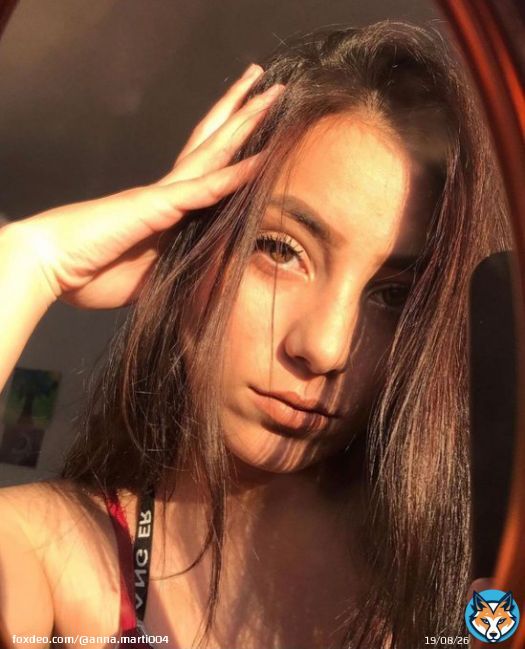 Chasing sunset and soaking in that golden glow. #SunKissed #GoldenHourMagic #ChasingSunsets #RadiantVibes #NatureLove #GlowingUp #SunsetChaser #CaptureTheMoment