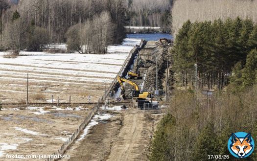Two weeks after joining #NATO, #Finland began building a fence on the border with Russia - AP  The fencing is planned to be installed on the most important sections of the border with a length of approximately 200 km. Source