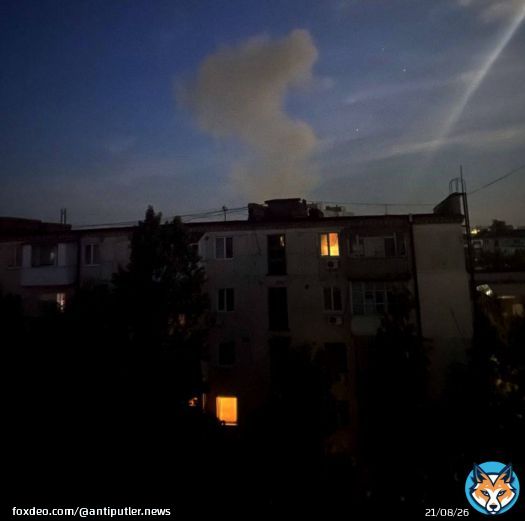 \ud83d\udccdНова Каховка. Також був вибух в районі військової частини. Зараз там перебувала техніка орків.  Чекаємо на інформацію.