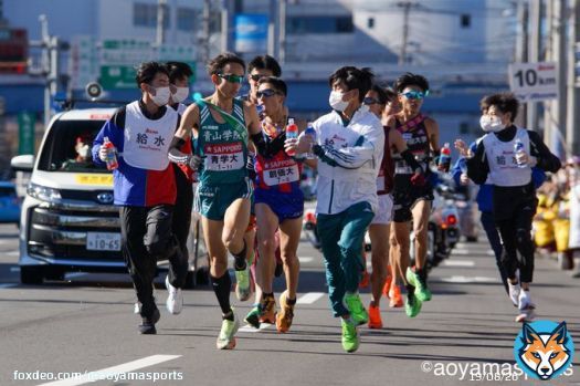 第99回 #箱根駅伝  9区 #岸本大紀 は多田奏大の力水を受け取り、さらに追い上げをかける！  （先ほどの投稿を訂正いたします。）  #青学駅伝 #ピース大作戦 #研鑽 #青歴へ継げ