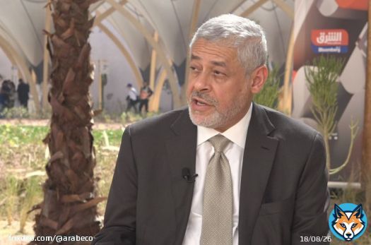 أيميا باور تخطو نحو جذب 400 مليون دولار من مستثمرين جدد #طاقة_الرياح #الطاقة_الشمسية #الطاقة_المتجددة<bR>تستهدف شركة "أيميا باور" الإماراتية زيادة رأسمالها بنحو 400 مليون دولار وسط مساعيها لدخول أسواق جديدة، وفق تصريحات رئيس مجلس إدارة الشركة حسين النويس لـ"الشرق".كلفت الشركة "سيتي بنك" في لندن لزيادة رأس المال عبر استقطاب مستثمرين جدد، وفق النويس. وقال: "نستهدف 400 مليون دولار من المستثمرين.. هذا يصل بحصة المستثمرين الجدد بما فيهم سوفت بنك الذي تم الإعلان عن استثماره بالشركة مؤخراً، إلى 40% من رأس مال الشركة.. ستبقى لنا الحصة المسيطرة".باعت "أيميا باور" حوالي 9% من أسهم الشركة إلى مجموعة"سوفت بنك" مقابل 75 مليون دولار.تجري الشركة مباحثات لدخول أسواق عربية أخرى غير مصر والأردن وتونس والمغرب التي تعمل بها، و"نتطلع للتوسع في آسيا الوسطى وخلال 3 أشهر سنعلن عن أول مشروع هناك بطاقة 1000 ميغاوات"، وفق النويس.جمعت الشركة نحو 1.1 مليار دولار في نوفمبر الماضي لتمويل مشروعين لها في مصر، وفق النويس. وقال: "حققنا الإغلاق المالي لأكبر مشروعين في مصر. العام المقبل سنرى ثمرة المشروعين في إنتاج الكهرباء من الطاقة النظيفة".تقوم الشركة ببناء مشروع للهيدروجين الأخضر في مصر أيضاً بطاقة إنتاجية تبلغ 1 غيغاوات، وهذا المشروع هو الأكثر تطوراً لديها، وقطعت شوطاً كبيراً للدراسات الخاصة به، وفق النويس. قال إن الشركة تسعى إلى زيادة استثمارتها في مصر، وستعلن عن مشروع أكبر في وقت قريب.أشار إلى أن الشركة أبدت أيضاً رغبتها للاستثمار في مشروع للهيدروجين الأخضر في المغرب.اقرأ أيضاً: "أيميا باور" الإماراتية تخطط لبناء مصنع هيدروجين أخضر في كينيا التوسع في آسيا واستحواذات مرتقبةتخطط الشركة للتوسع في آسيا الوسطى، فدول هذه المنطقة تطلب طاقات خضراء سواء من الطاقة الشمسية أو طاقة الرياح، وفق النويس. أضاف: "خلال 3 أشهر سنعلن عن أول مشاريعنا هناك بطاقة 1000 غيغاوات".قال إن شركته حالياً تقيّم مجموعة من عمليات الاستحواذ، إذ أن هذا يسرّع وصول الشركة إلى مستهدفاتها، فهناك استحواذات مطروحة على الطاولة. أضاف أن هناك شركة في تركيا وشركة أخرى في منطقة الشرق الأوسط ضمن الشركات التي تسعى الشركة للاستحواذ عليها.تمويل المشروعات والطرح عام أوليالشركة لديها مخطط لجمع التمويل لمشاريعها المستقبلية، فبعد زيادة رأس المال وجذب مستثمرين جدد، قد تتجه إلى طرح أسهمها في السوق.قال النويس إن الشركة قد تطرح أسهمها في الأسواق المالية خلال الفترة من 3 إلى 4 سنوات، لكن لم يدل بمزيد من التفاصيل عن هذا الأمر.أضاف أن الشركة تعمل على تمويل مشاريعها من الديون، وتتعامل مع "كل المؤسسات الدولية للتمويل، ونتعاون مع صندوق أبوظبي للتنمية والبنك الأفريقي للتنمية".