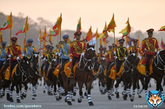 الولايات المتحدة تفرض عقوباتٍ على مؤسسة ميانمار للنفط والغاز #الغاز #الولايات_المتحدة_الأميركية #العقوبات_الأميركية #النفط<bR>أعلنت الولايات المتحدة فرض عقوبات جزئية على الشركة الأكثر ربحية المملوكة للدولة في ميانمار، في واحد من أهم الإجراءات التي اتخذتها واشنطن حتى الآن للحد من حصول النظام العسكري على السيولة النقدية السهلة لشراء الأسلحة.القيود التي فرضتها الولايات المتحدة على مؤسسة "ميانمار أويل آند غاز إنتربرايز" (MOGE) للنفط والغاز تحظر على الأميركيين توفير أو تصدير أو إعادة تصدير الخدمات المالية، بشكل مباشر أو غير مباشر، إلى الشركة أو لصالحها. وقال مكتب مراقبة الأصول الأجنبية التابع لوزارة الخزانة في بيان إن القرار سيدخل حيز التنفيذ في 15 ديسمبر.وقال وزير الخارجية أنتوني بلينكن في بيان: "توفر المؤسسة لخزينة النظام العسكري مئات الملايين من الدولارات من الإيرادات الخارجية كل عام، ليستخدمها في شراء أسلحة ومواد عسكرية من الخارج. وعبر هذه القيود الجديدة على الخدمات المالية ضد المؤسسة، تسعى الولايات المتحدة إلى تعطيل وصول النظام في ميانمار إلى النظام المالي الأميركي والحد من قدرته على ارتكاب الفظائع".لم يرد الجنرال زاو مين تون، المتحدث الرئيسي باسم مجلس إدارة الدولة الحاكم، على المكالمات الهاتفية التي تطلب التعليق. عقوبات إضافية مرتقبةتأتي العقوبات في أعقاب دعوات متكررة من جماعات حقوق الإنسان ومعارضي الجيش في ميانمار منذ استولى النظام على السلطة في انقلاب قبل نحو ثلاث سنوات. ومنذ ذلك الحين، تصاعد العنف مع تكثيف الجماعات العرقية المسلحة هجماتها ضد نظام يُعتقد أنه يخسر أرضيته في جميع أنحاء البلاد التي يبلغ عدد سكانها 55 مليون نسمة.وقال بلينكن إن الولايات المتحدة تدرج أيضاً ثلاثة كيانات وخمسة أفراد دعموا النظام في ارتكابه انتهاكات لحقوق الإنسان، وتنسق مع كندا والمملكة المتحدة لمواءمة العقوبات. وأضاف: "إن تصنيفات اليوم تغلق سبل التهرب من العقوبات وتعزز جهودنا للمحاسبة والمساءلة حول الفظائع التي يرتكبها النظام".  شركات تايلندية وكورية قد تتأثرذكرت وكالة "بلومبرغ نيوز" في مارس أن الولايات المتحدة تدرس فرض عقوبات على المؤسسة في الوقت الذي كانت فيه لشركات من تايلندا وكوريا الجنوبية الحليفتين لنظام ميانمار مصالح في مشاريع الطاقة في الدولة. وكانت الولايات المتحدة قلقة أيضاً من أن العقوبات قد تدفع الصين إلى ملء الفراغ وممارسة نفوذ اقتصادي أكبر على ميانمار، وفقاً لأشخاص على دراية مباشرة بالأمر.وقالت يادانار مونغ، المتحدثة باسم منظمة العدالة من أجل ميانمار: "يجب على الولايات المتحدة أن تستمر في استهداف مصادر إيرادات المجلس العسكري من خلال فرض عقوبات كاملة على وزارة النفط والغاز، والتي من شأنها تجميد أصولها ومنع جميع أشكال التجارة معها، بما في ذلك الشركات الدولية التي تقدم خدمات حقول النفط والتي تدعم صيانة وتوسيع حقول الغاز التي تمول الفظائع".تشمل أصول المؤسسة الثمينة حقل "يادانا" (Yadana)، الذي تديره شركة "بي تي تي إكسبلوريشن آند برودكشن" (PTT Exploration &amp; Production) التايلندية. وتوصلت شركة "شيفرون" إلى اتفاق لبيع امتيازها التشغيلي الذي يبلغ 41.1% في المشروع في فبراير إلى شركة "إم تي آي إنرجي" (MTI Energy) الكندية بعد خروج "توتال" في وقت سابق من المشروع، وفقاً لتقارير وسائل الإعلام. لم تستجب شركة "بي تي تي إكسبلوريشن آند برودكشن" على الفور لطلب التعليق على العقوبات الأميركية.وشكلت الواردات من ميانمار العام الماضي 16% من إجمالي إمدادات الغاز الطبيعي في تايلندا، وهي تمثل أكثر من نصف مزيج توليد الكهرباء في البلاد، وفقاً لوزارة الطاقة التايلندية.