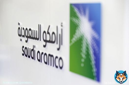 "واعد فنتشرز" التابعة لأرامكو تدعم شركة أمن سيبراني إماراتية #أرامكو #السعودية #الأمن_السيبراني #تكنولوجيا #الإمارات_العربية_المتحدة #الذكاء_الاصطناعي<bR>انضم صندوق "واعد فنتشرز"، ذراع الاستثمار الجريء التابع لشركة "أرامكو السعودية"، إلى قائمة المستثمرين في شركة "سبايدر سيلك" (SpiderSilk) الناشئة الإماراتية، التي تقدّم خدمات الأمن السيبراني المدعومة بتقنيات الذكاء الاصطناعي.صندوق "واعد فينتشرز"، البالغة قيمته 500 مليون دولار، قاد جولة تمويل لصالح "سبايدر سيلك" بقيمة 9 ملايين دولار، ضمت أيضاً "الشركة السعودية لمشاريع التكنولوجيا" ومقرها الرياض، و"غلوبال فينتشرز" الواقع مقرها في دبي.يركز التمويل الجديد المخصص لـ"سبايدر سيلك" على دعم خدمات التكنولوجيا التي تقدمها في السعودية، حسب بيان الشركة.ووفقاً لموقعها على الإنترنت، فإن "سبايدر سيلك" تعاونت سابقاً مع مجموعة "لينوفو"، وشركة "باناسونيك هولدينغز"، ووحدات تابعة لـ"سامسونغ غروب".تعتزم الشركة الناشئة نقل مقرها الرئيسي إلى السعودية بحلول العام المقبل، حسب القواعد الجديدة المطلوبة من الشركات الأجنبية التي تتعاون مع جهات حكومية.كما وقعت "أرامكو" اتفاقية تعاون مع "سبايدر سيلك" لتعزيز خدمات الأمن السيبراني لديها.