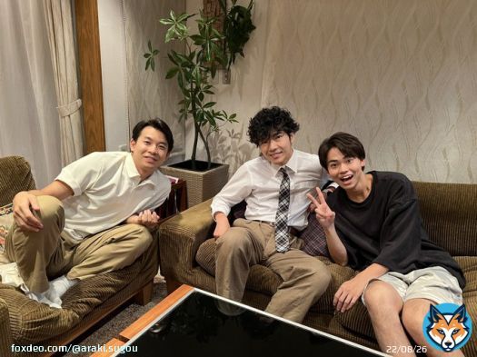 「初恋の悪魔」第9話ありがとうございました！ @hatsukoinoakuma   いかがでしたでしょうか？？  お写真は撮影中に悠日さんと小鳥さんと楽しくお話をさせて頂きました〜  さて、いよいよ来週は最終回！ 一体この先物語はどうなるの！？  要チェック！お見逃しなく！  #初恋の悪魔  #仲野太賀  #柄本佑