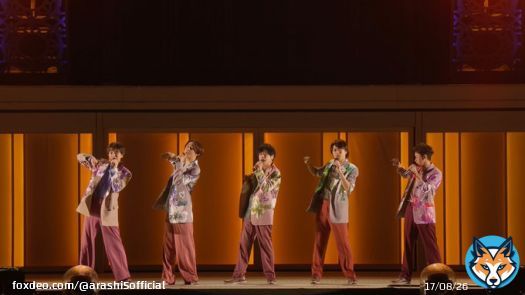 嵐から早めのXmasプレゼント  12/17(木)〜4日間配信される #嵐&times;#ブルーノマーズ｢Behind the Scenes of'Whenever You Call' ｣に、この配信の為に国立競技場で新撮した'IN THE SUMMER'とアラフェスで披露した'Turning Up'の2曲がボーナストラックとして追加決定！