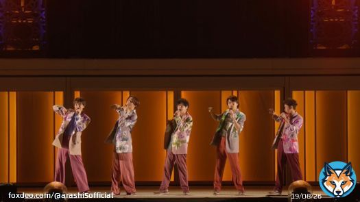 嵐から早めのXmasプレゼント  12/17(木)〜4日間配信される #嵐&times;#ブルーノマーズ｢Behind the Scenes of'Whenever You Call' ｣に、この配信の為に国立競技場で新撮した'IN THE SUMMER'とアラフェスで披露した'Turning Up'の2曲がボーナストラックとして追加決定！