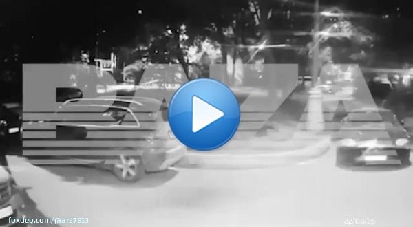 Заказное убийство в центре Москвы. Неизвестный подбежал к жертве и выстрелил в спину, а потом добил контрольным в голову. Пострадавший скончался на месте, им оказался 62-летний бизнесмен Оганес Камарян. Его компания предоставляет консалтинговые услуги Киллера разыскивает полиция.