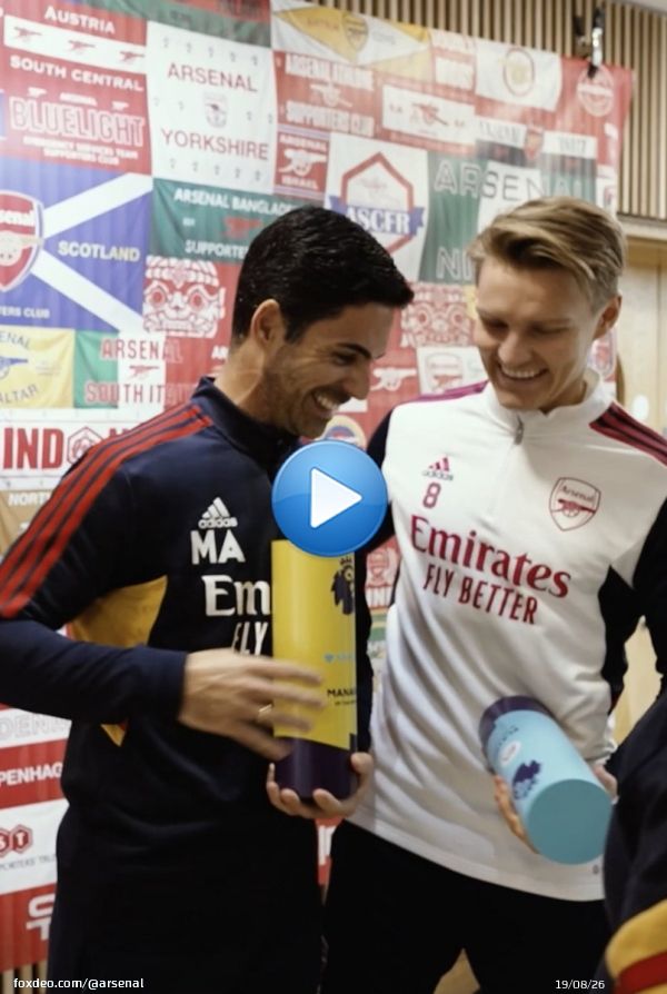 Something to start the weekend   We've won the @PremierLeague Manager and Player of the Month awards in the same month for the first time since March 2015