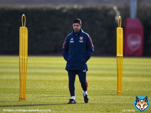 | Mikel Arteta in training at Colney ahead of #ARSBRE tomorrow #afc