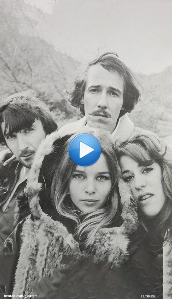 Aussi connu que les Beatles ou Elvis Presley, le groupe The Mamas & The Papas, qui nous a fait r&ecirc;ver de la Californie, prend fin brutalement en m&ecirc;me temps que la p&eacute;riode hippie