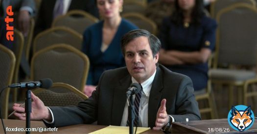 Pendant plus de quinze ans l'avocat Robert Bilott s'est battu contre l'utilisation du toxique mortel PFOA pr&eacute;sent dans les sols et les eaux.&laquo; Dark Waters &raquo; avec Mark Ruffalo passe sur nos antennes ce 6 d&eacute;cembre &agrave; 20h50h55