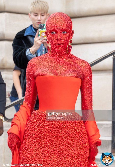 Doja Cat&rsquo;s makeup took 4 hours and 58 minutes to create and it was covered in over 30,000 hands applied Swarovski crystal