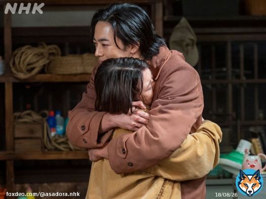 「ただいま」「おかえり」  自分の気持ちを素直に受け止め、思いが通じ合った二人。  #ちむどんどん #朝ドラ #竜星涼 #佐津川愛美 #中原丈雄