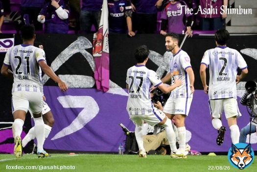 サッカー #天皇杯 準決勝で、#サンフレッチェ 広島は延長戦の末、京都に勝利し決勝進出を決めました。  写真は延長前半、決勝のゴールを決めた広島・ベンカリファ選手です。（敏）#天皇杯_京都広島 #sanfrecce
