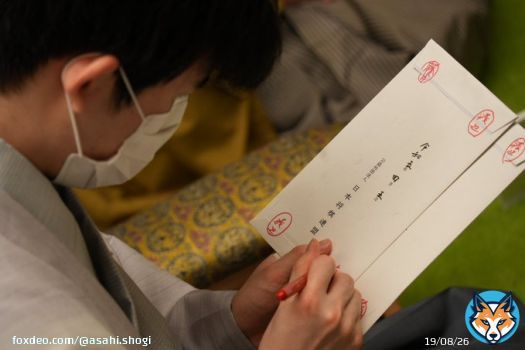北〕名人戦七番勝負第１局は封じ手時刻を迎え、１日目が終わりました。互角。２日間はより詳報します。  【速報中】藤井聡太竜王の時間消費、渡辺明名人が狙った？前日の予兆：朝日新聞デジタル