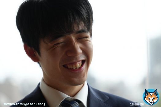 北〕名人戦七番勝負第１局。先勝した挑戦者・藤井聡太竜王の一夜明けの表情。なんとなく「朝、目覚めて最初にすることってなんですか？」と聞くと「二度寝してしまうことがけっこうあります」。爆笑してしまいました。