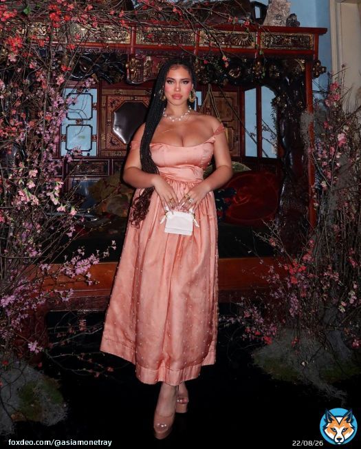 @markarian_nyc once again making NYFW feel like a \u2728fairytale\u2728 @ali_oneill I love u so so much and this collection & experience was unreal xx