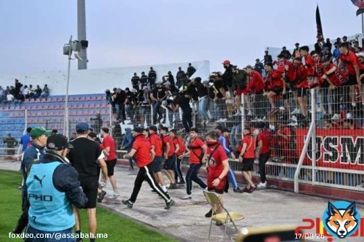 بالصور … الجزائريون ينشرون الرعب بملعب آسفي