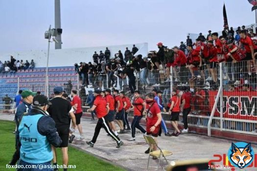 بالصور … الجزائريون ينشرون الرعب بملعب آسفي