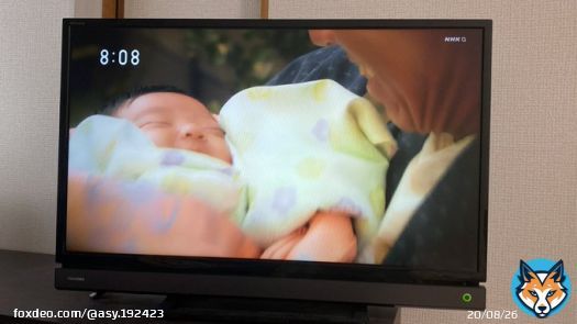 #ブギウギ @asadora_bk_nhk うちの娘が出たー!!! 今回もアップだ 笑ってるようにも見える 水川あさみさん本当に綺麗で、柳葉敏郎さんはめちゃめちゃかっこよくて、2人とも気さくで感動だった 1ヶ月検診の次の日に撮影行ったんだけど、ちっちゃくて可愛いなぁ。 4枚目はパパです