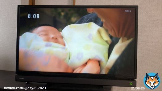 #ブギウギ  @asadora_bk_nhk  うちの娘が出たー！！！ 今回もアップだ 笑ってるようにも見える 水川あさみさん本当に綺麗で、柳葉敏郎さんはめちゃめちゃかっこよくて、2人とも気さくで感動だった 1ヶ月検診の次の日に撮影行ったんだけど、ちっちゃくて可愛いなぁ。 4枚目はパパです