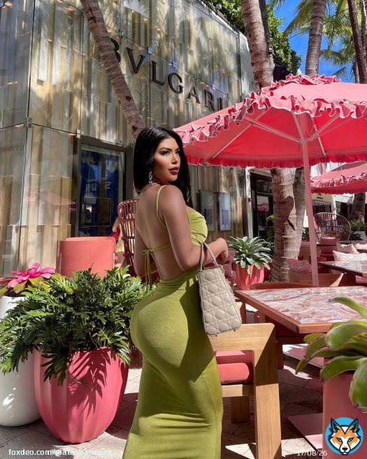 Private Af because outside energy can ruin beautiful things.  . . . . . . . #miami #miamiflorida #miamidesigndistrict #miamilifestyle #doha #dohaqatar #dohainstagram #dohalife #dohablogger #dohastyle #dohamodels #qatar #qatarlife #qatarinstagram #qatarliving #qatardoha #dubai #dubailife #dubailifestyle #dubaiblogger #dubaiinstagram #fashionnova #zara
