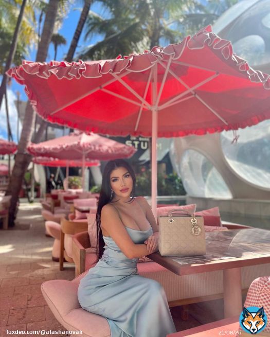 Upgrading my life in silence.......#miami #miamibeach #miamilife #miamidesigndistrict #doha #dohaqatar #dohainstagram #dohalife #dohablogger #dohastyle #qatar #qatarlife #qatarinstagram #qatarliving #dubai #dubailife #dubailifestyle #dubaiblogger #dubaiinstagram