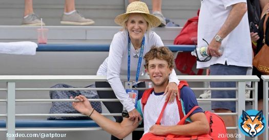 Upset alert    Brandon Holt's dream run continues as he gets past the American No. 1, Taylor Fritz, in   6-7, 7-6, 6-3, 6-4.  @usopen | #USOpen