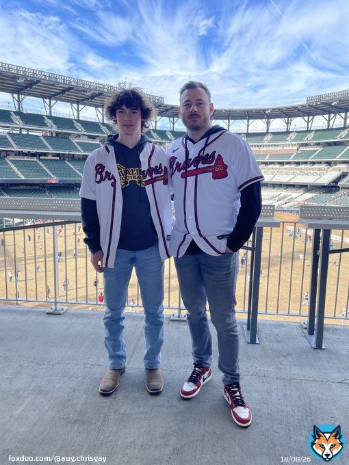 My son had an absolute blast at the Atlanta Braves fan festival yesterday. Glad we got to meet all-around great guy @TylerMatzek. Best of luck for a speedy recovery this year, Tyler. Go Braves! #ChopOn #ForTheA