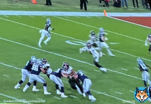 Todd Bowles is the worst head coach in the NFL. This was on 4th down. Cowboys WR is wide open. #DALvsTB