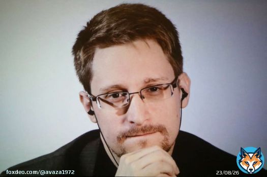Эдвард Сноуден принял присягу и получил российский паспорт - адвокат