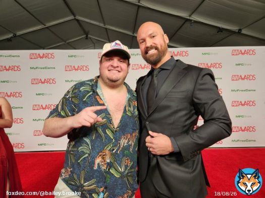 Talked Entourage and porn at #AVN with @Glenny_balls