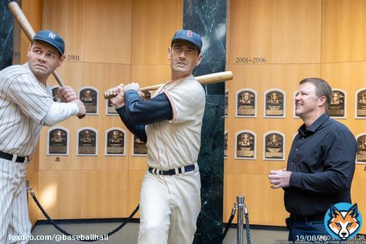 Kent contain his excitement. Class of 2026 electee Jeff Kent is all smiles during his first tour of the Hall of Fame!