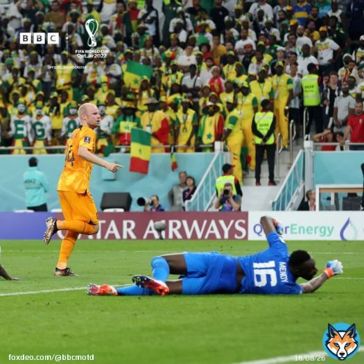 Louis van Gaal is happy   Davy Klaassen capitalising on an Edouard Mendy error to seal the victory.  #BBCWorldCup #FifaWorldCup