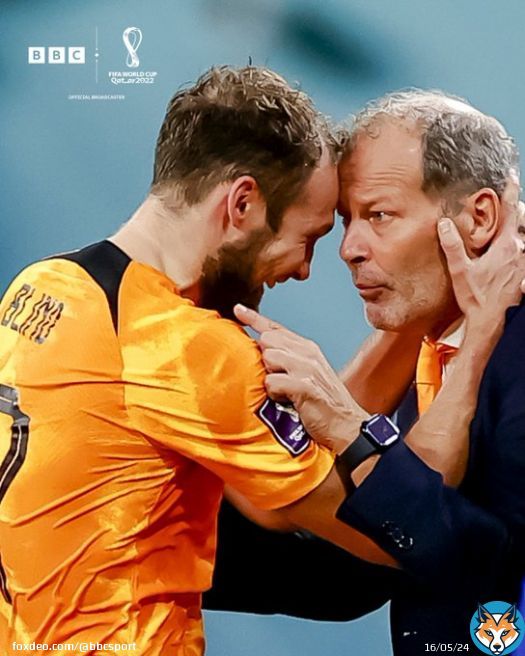 Special memories with dad   Daley Blind ran to his father (and Netherlands assistant coach) Danny when he scored   #BBCFootball #BBCWorldCup