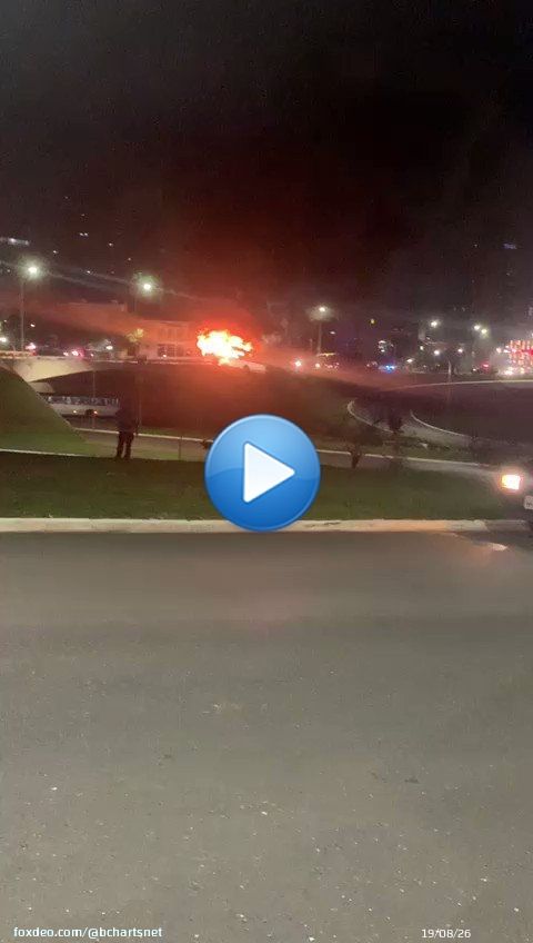 Bolsonaro ganhou: &ldquo;ningu&eacute;m solta a m&atilde;o de ningu&eacute;m!&rdquo;  Bolsonaro perdeu: tentam invadir a sede da Pol&iacute;cia Federal, tacam fogo em &ocirc;nibus, fazem um caos no centro de Bras&iacute;lia&hellip; Mas manifesta&ccedil;&atilde;o de esquerda que &eacute; s&oacute; baderna e destrui&ccedil;&atilde;o de patrim&ocirc;nio p&uacute;blico.