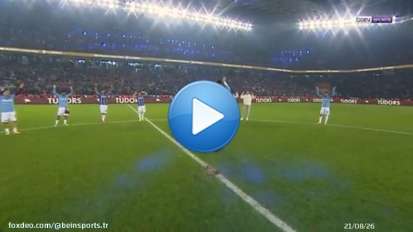 Uğurcan &Ccedil;akır, Trabzonspor taraftarlarına galibiyet &uuml;&ccedil;l&uuml;s&uuml; &ccedil;ektirdi! #TSvFB
