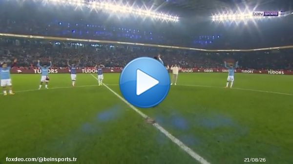 Uğurcan &Ccedil;akır, Trabzonspor taraftarlarına galibiyet &uuml;&ccedil;l&uuml;s&uuml; &ccedil;ektirdi! #TSvFB