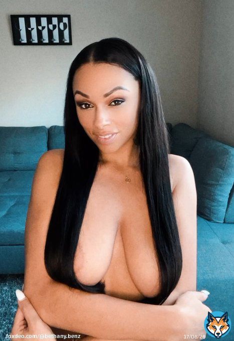 It&rsquo;s Tuesday Lovers!!! #tittytuesday