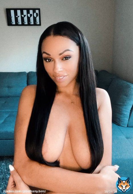It&rsquo;s Tuesday Lovers!!! #tittytuesday