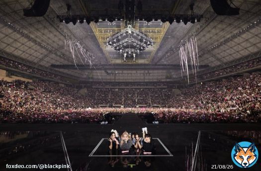 Pink waves surging in Barcelona! Thank you so much for this amazing night! We were absolutely overwhelmed by your energy!! Te queremos tanto, BLINKs #BLACKPINK #블랙핑크 #BORNPINK #BLACKPINK_WORLDTOUR #BLACKPINK_BORNPINK #BARCELONA #YG