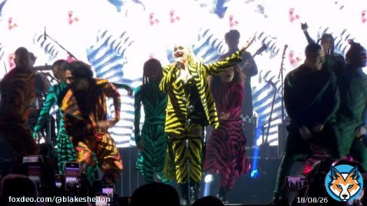 She is an absolute legend!!! I&rsquo;m getting a little bit jealous now&hellip; Almost tour time!!! @gwenstefani