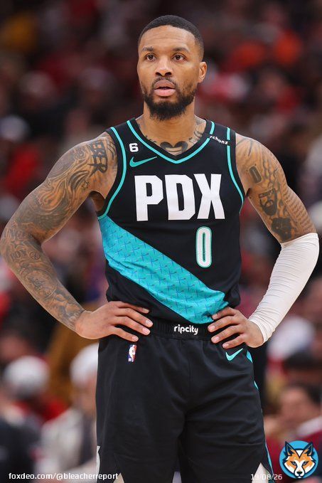 Blazers have shut down trade talks for Damian Lillard, per @wojespn   Dame wants to stay in Portland.