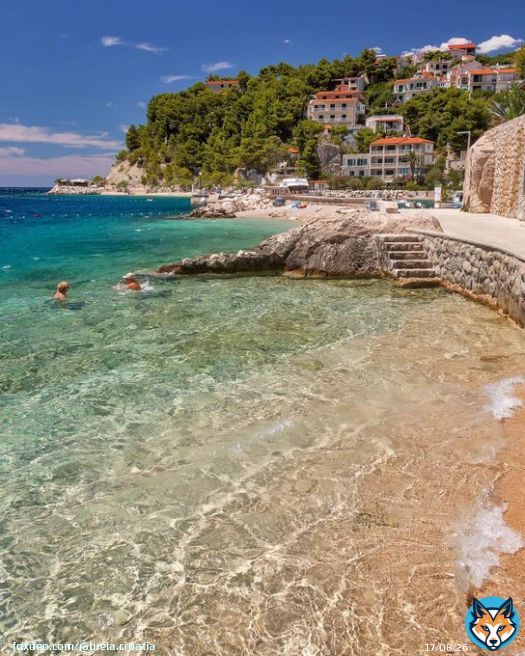 Crystal clear sea of #Stomarica #beaches area #Brela  #brelative #Croatia #Kroatien #BrelaCroatia #VisitBrela  Vice Rudan @makarskabeaches