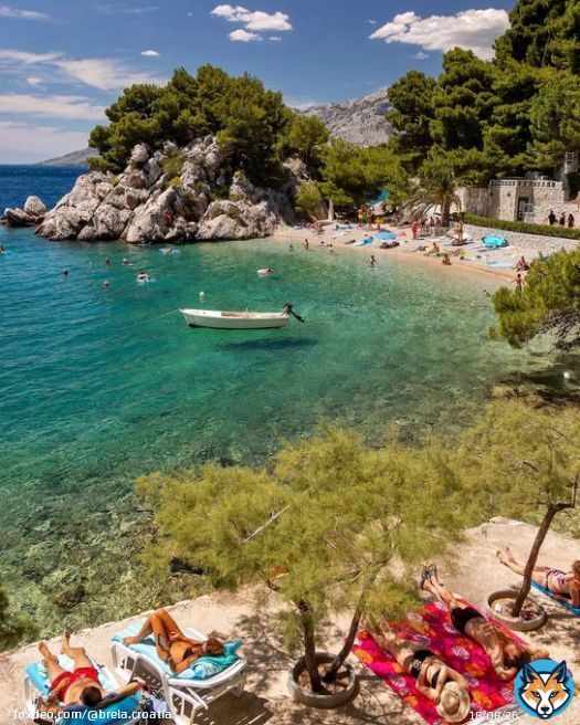 Enjoying #Podrace #beach #Brela  #brelative #Croatia #Kroatien #BrelaCroatia #VisitBrela   Vice Rudan @makarskabeaches