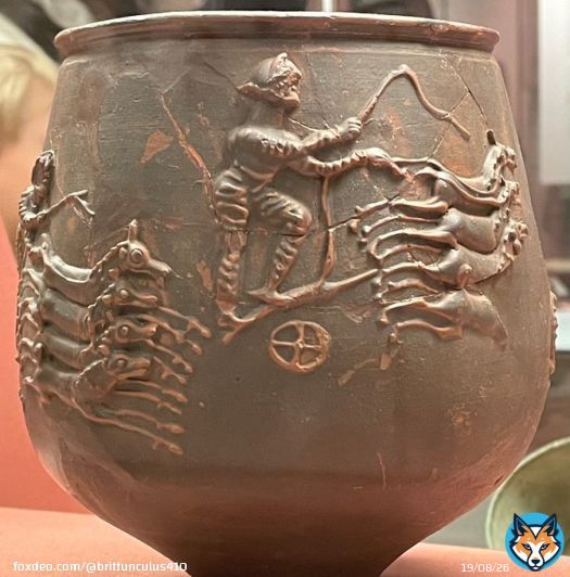 #FindsFriday A C.2nd pot from Colchester, Essex,  showing a chariot race.  A chariot-racing stadium (circus) was found in Colchester in 2004, and the pot is of local manufacture, so the potter had quite possibly been to the races himself.  (Now in British Museum.) #romanbritain