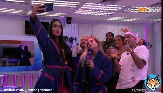Selfie de milh&otilde;es no quarto do l&iacute;der   Imagem: Reprodu&ccedil;&atilde;o/Globoplay   #TeamGriphao #BBB23 #PraTodosVerem